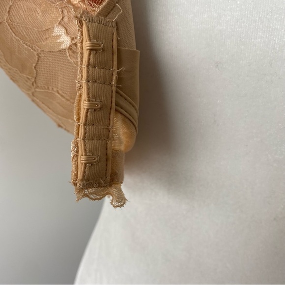 Lucy Breeze Lacey Bra - Beige 38B - Picture 6 of 16